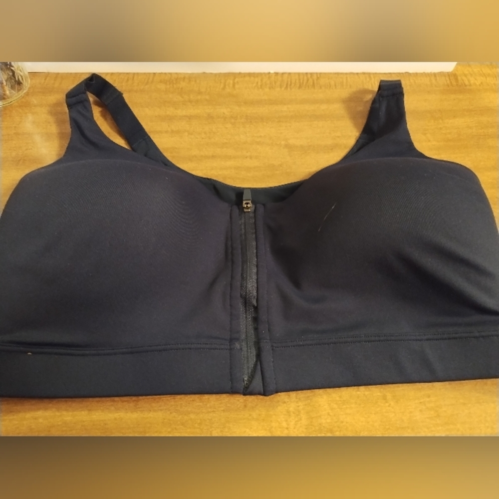 Old Navy Active sports bra, size 36DD